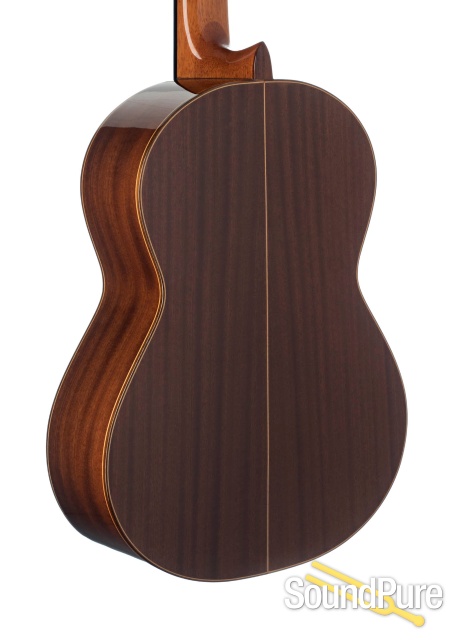 Jose Ramirez R1 Cedar/Mahogany Nylon String #2008 - Used — image 2