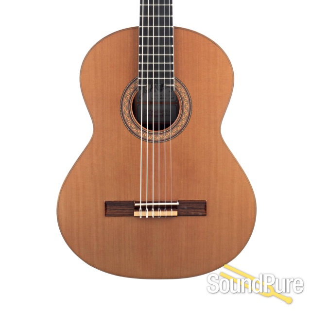 Jose Ramirez R1 Cedar/Mahogany Nylon String #2008 - Used — image 1