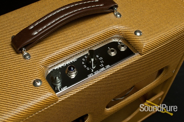 Victoria 5112 tweed combo amp - USED — image 3