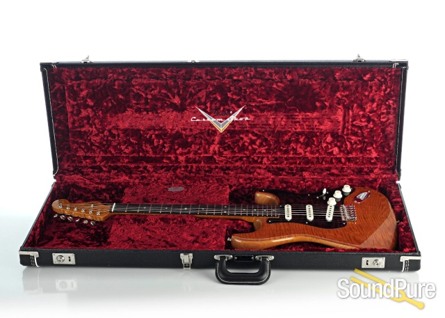 Fender CS Mahogany Stratocaster Guitar #CZ546526 - Used — image 4