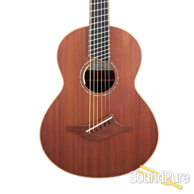 Lowden Wee Lowden Redwood/Rosewood Fan Fret #20420 - Used — image 1