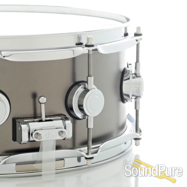 DW 5.5x14 Collectors Black Satin over Brass Snare Drum — image 2