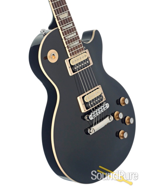 Gibson Les Paul Classic Electric Guitar #131190037 - Used — image 2