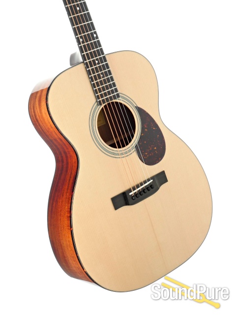 Eastman E10OM Adirondack/Mahogany Acoustic #M2206048 — image 2