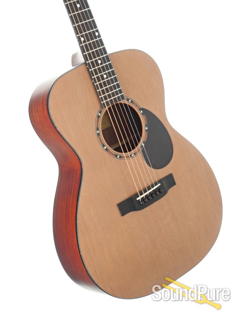 Eastman E2OM Cedar/Sapele Acoustic #M2200148 — image 5