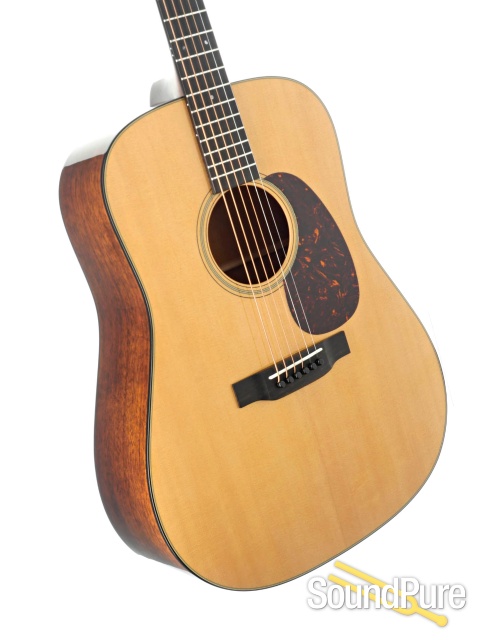 Martin D-18 Standard Acoustic Guitar #2562583 - Used — image 3