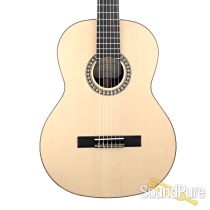 Kremona Romida Spruce/RW Nylon Guitar #10-079-2-13 - Used Kremona Romida Spruce/RW Nylon Guitar #10-079-2-13 - Used