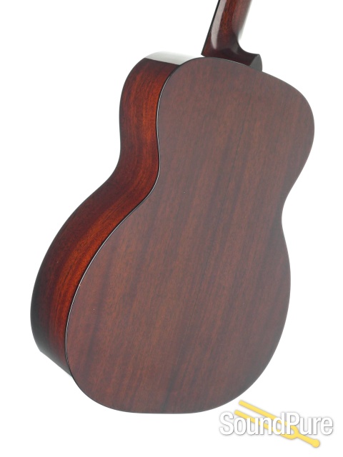 Bourgeois 00 Mahogany Acoustic Guitar #009020 - Used — image 4