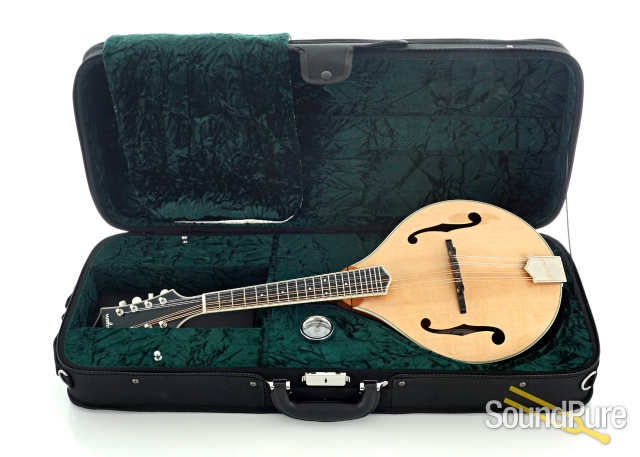 Bourgeois M5A Mandolin #M2208020 — image 2