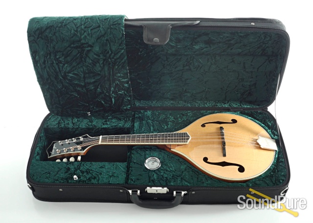 Bourgeois M5A Mandolin #M2209012 — image 2