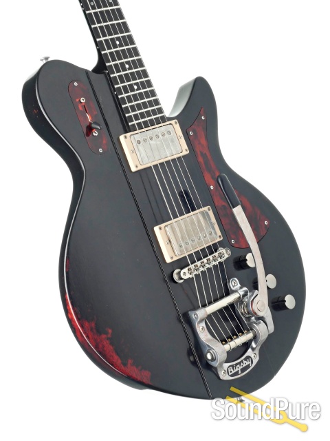 Eastman Juliet V-B-BK with Bigsby Electric Guitar #P2201596 — image 2