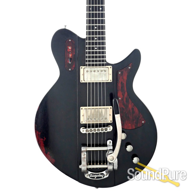 Eastman Juliet V-B-BK with Bigsby Electric Guitar #P2201596 — image 1