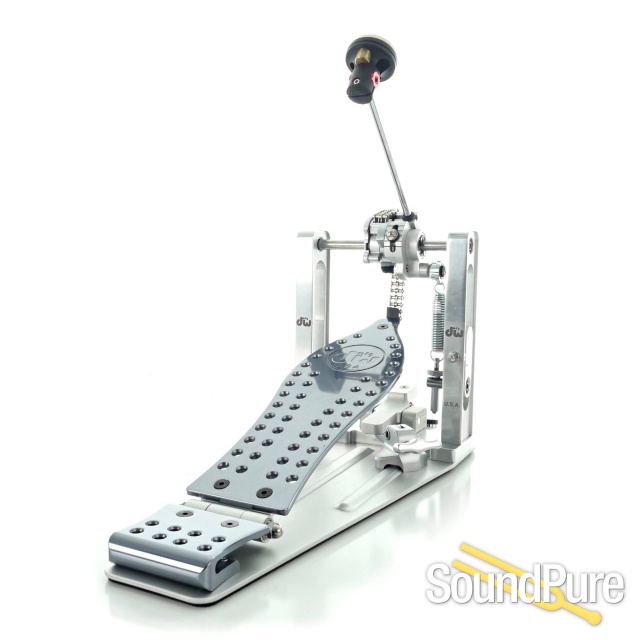 DW Machined Chain Drive Single Bass Drum Pedal DWCPMCD Used