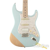 Michael Tuttle Custom Classic S Sonic Blue HSS #575 - Used Michael Tuttle Custom Classic S Sonic Blue HSS #575 - Used