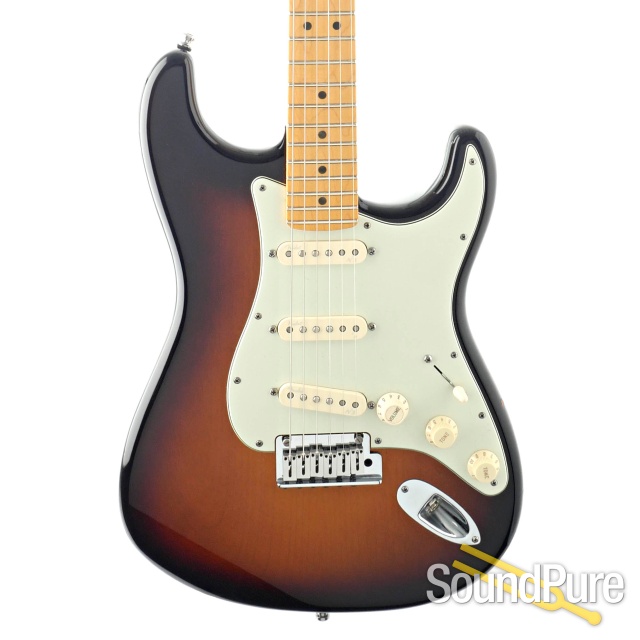 Fender American Deluxe Stratocaster, #US13021860 - Used — image 1