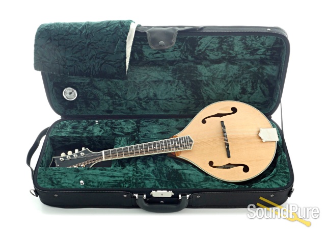 Bourgeois M5A Mandolin #M2301023 — image 3