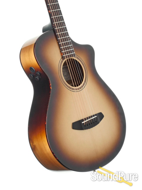 Breedlove Artista Pro Concertina Guitar #CC220807559 - Used — image 2