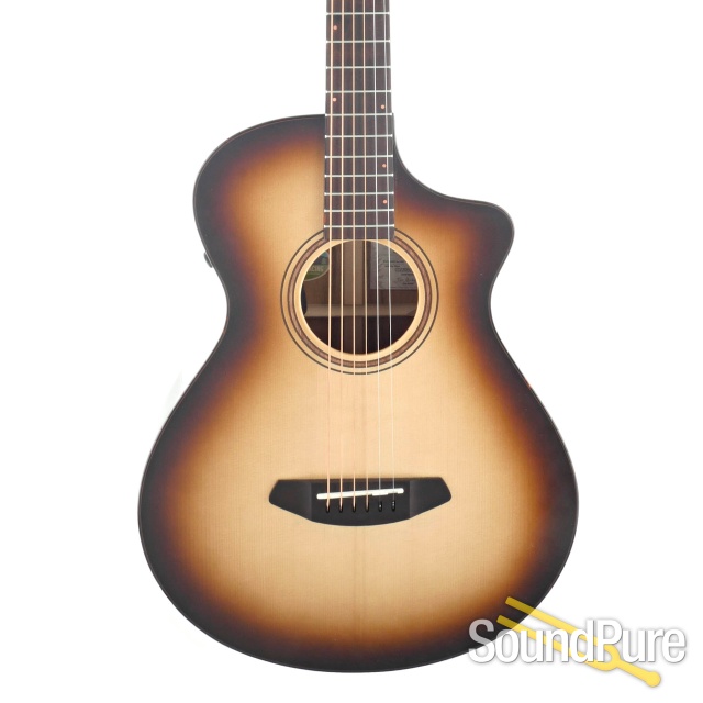 Breedlove Artista Pro Concertina Guitar #CC220807559 - Used — image 1
