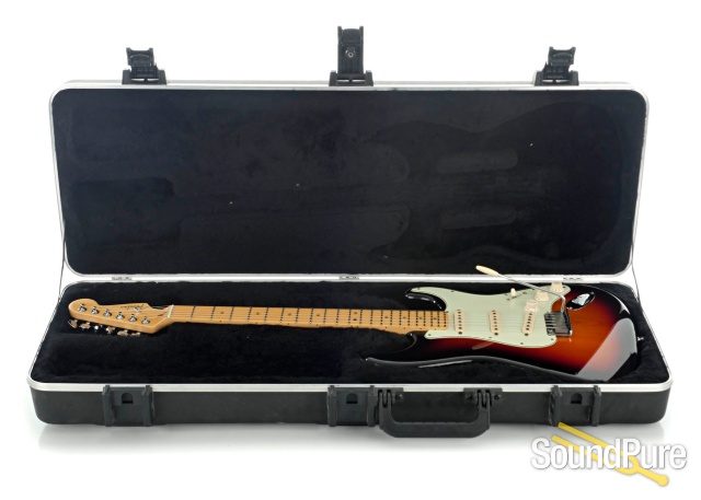 Fender American Stratocaster Guitar #US10207506 - Used — image 4