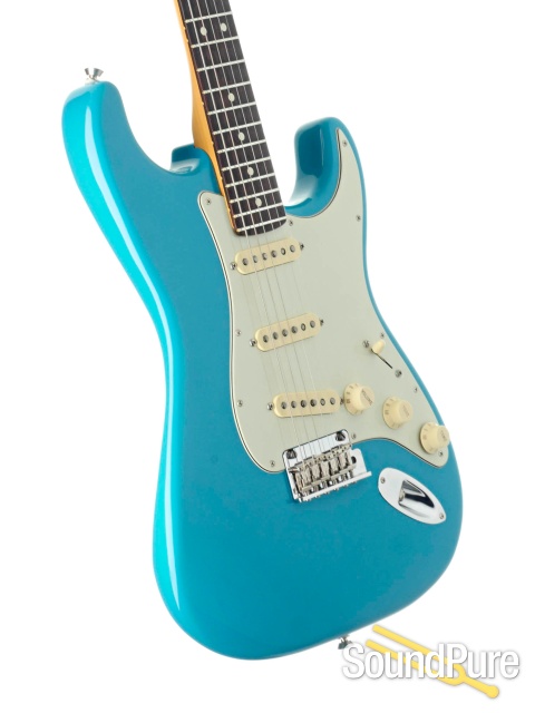 Fender AM Pro II Stratocaster Guitar #US22089991 - Used — image 2