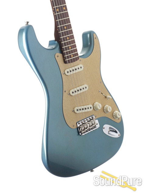 Fender CS Stratocaster Electric Guitar #CZ561275 - Used — image 3