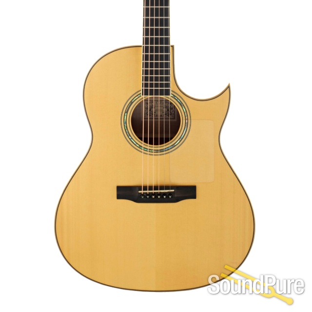 Larrivee C-09M Acoustic Guitar #19560 - Used — image 1