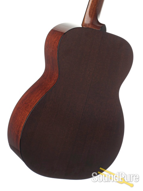 Bourgeois 00 All Mahogany Acoustic Guitar #6290 - Used — image 2