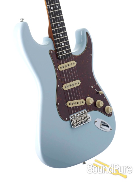 Fender CS Empire '67 Stratocaster Guitar #CZ562685 - Used — image 3