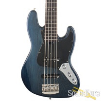 Roscoe V Classic 5-String Electric Bass #0204C - Used Roscoe V Classic 5-String Electric Bass #0204C - Used