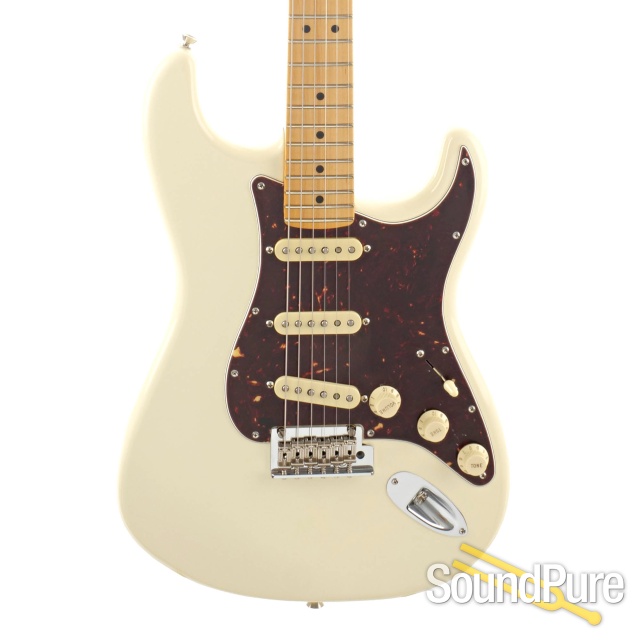 Fender Am Pro II Olympic White Strat #US210105908 - Used — image 1
