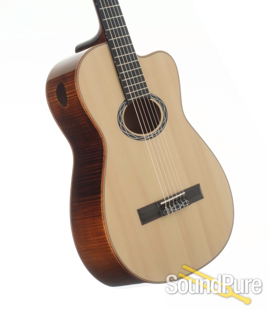 Eastman Cabaret-JB Nylon String Archtop #M2324238 — image 2