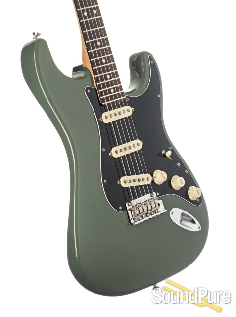 Fender Am Pro Stratocaster Guitar #US17115761 - Used — image 2