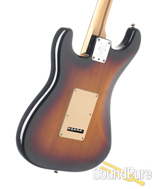 Fender 60th Diamond Anniversary Strat #Z6011992 - Used — image 3