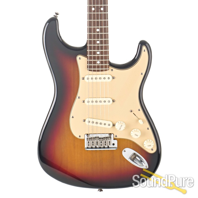 Fender 60th Diamond Anniversary Strat #Z6011992 - Used — image 1
