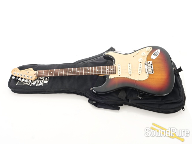 Fender 60th Diamond Anniversary Strat #Z6011992 - Used — image 4