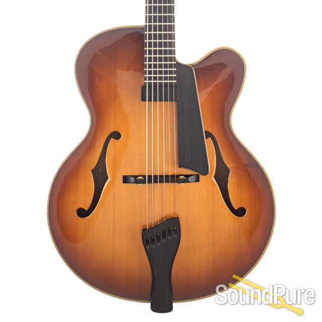 Buscarino Artisan 17" Archtop Guitar #B0641397 - Used — image 1