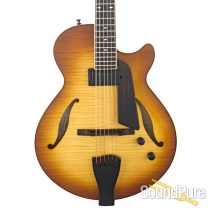 Sadowsky SS-15 Caramel Burst Archtop #A1838 - Used Sadowsky SS-15 Caramel Burst Archtop #A1838 - Used