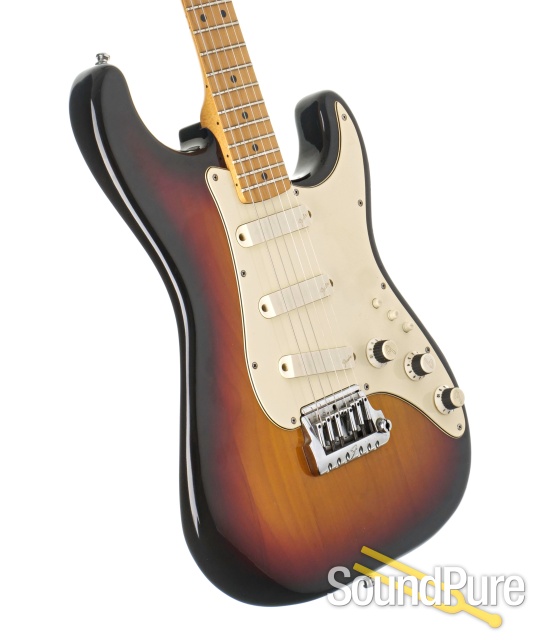 1983 Fender American Elite Strat Guitar #320091 - Used — image 2