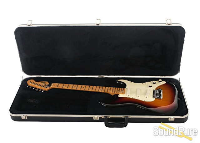 1983 Fender American Elite Strat Guitar #320091 - Used — image 4