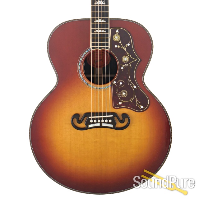 Gibson SJ-200 Deluxe Acoustic Guitar #20192082 - Used — image 1