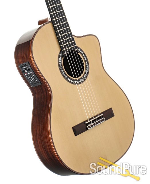 Cordoba GK Pro Negra Classical Guitar #11302600 - Used — image 2