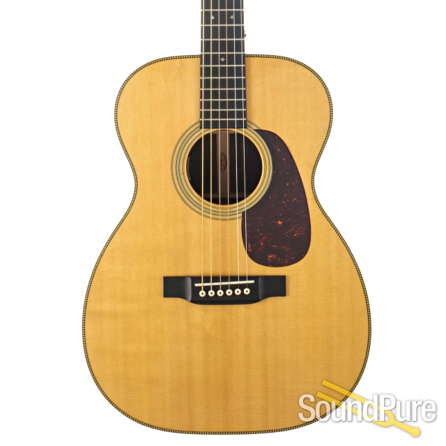 Martin 00-28 Acoustic Guitar #2147328 - Used — image 1