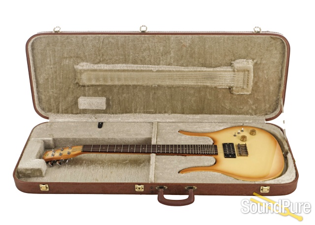 Hondo Longhorn Electric Guitar #1070211 - Used — image 5