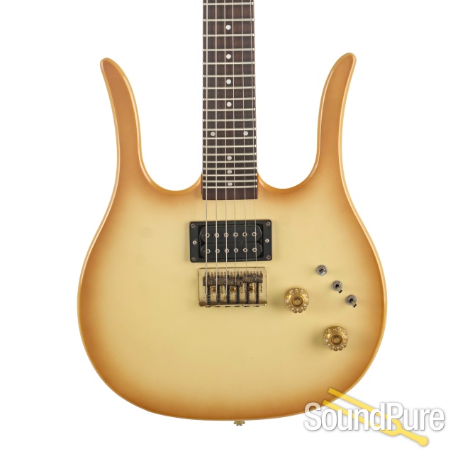 Hondo Longhorn Electric Guitar #1070211 - Used — image 1