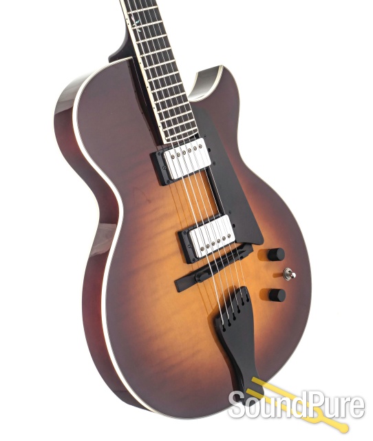 Benedetto Bambino Archtop Guitar #51226 - Used — image 3
