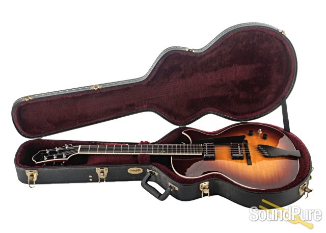 Benedetto Bambino Archtop Guitar #51226 - Used — image 5