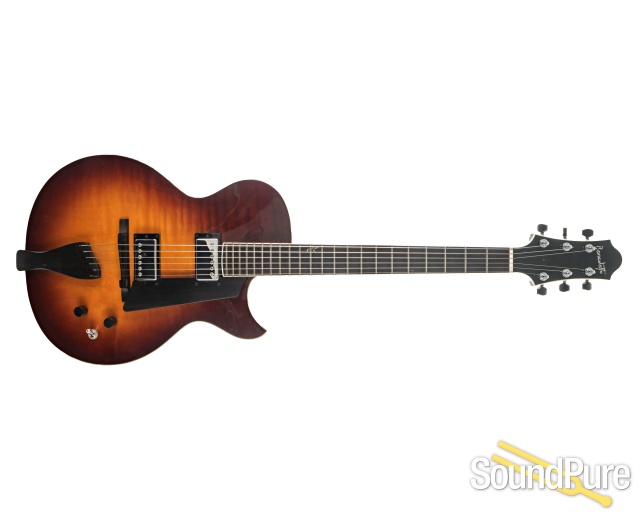 Benedetto Bambino Archtop Guitar #51226 - Used — image 8