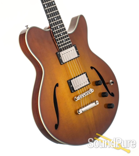 Eastman Romeo Semi-Hollow Electric Guitar #P2401379 — image 2