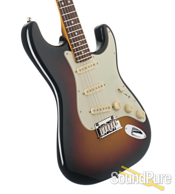 Fender American Ultra Stratocaster #US21018985 - Used — image 3