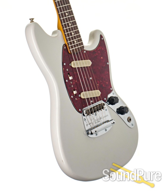 1965 Fender Mustang White Refinish Guitar #L90338 - Used — image 2